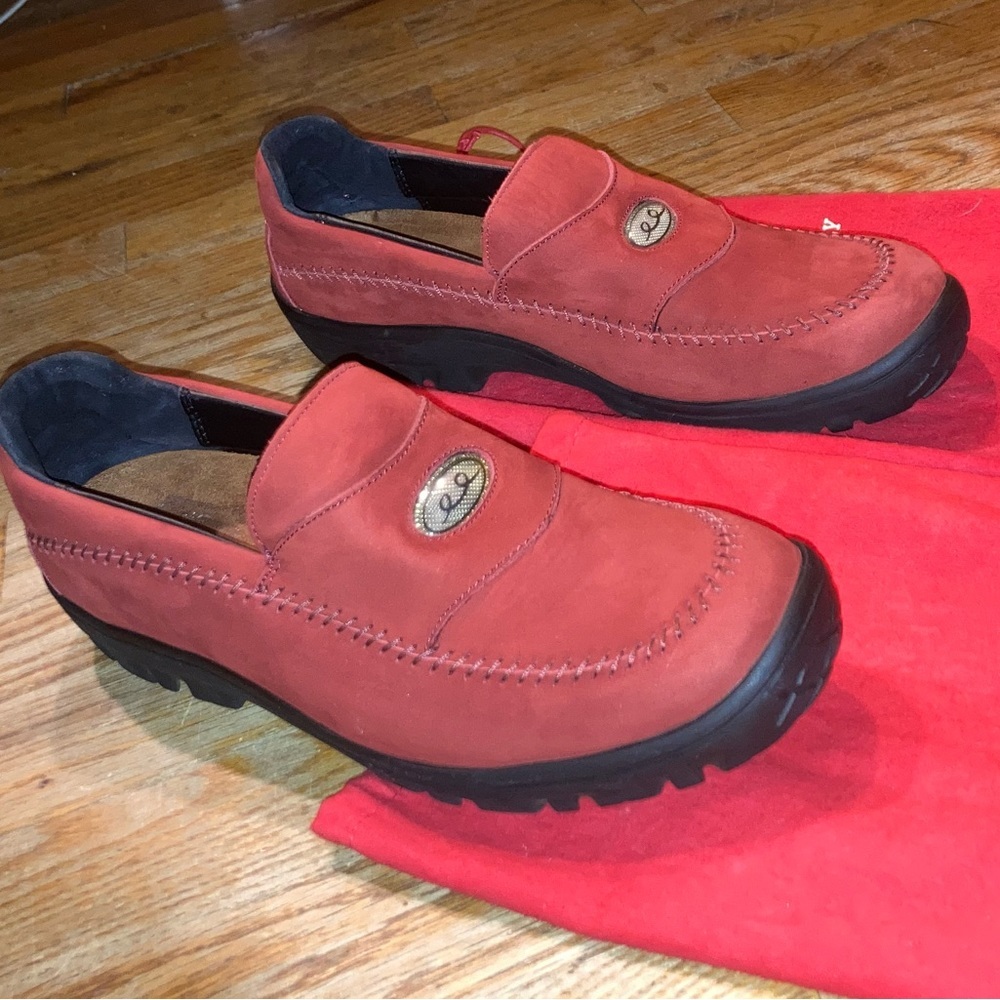 Bally Red Suede Driving Moccasins Reef' 02 Grip Sole 9.5 Like New VTG - Picture 4 of 9